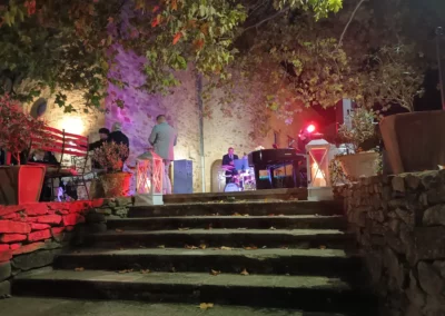 Jardins domaine réception Saint Bacchi mariage et événements privés et professionnels en Provence à Jouques