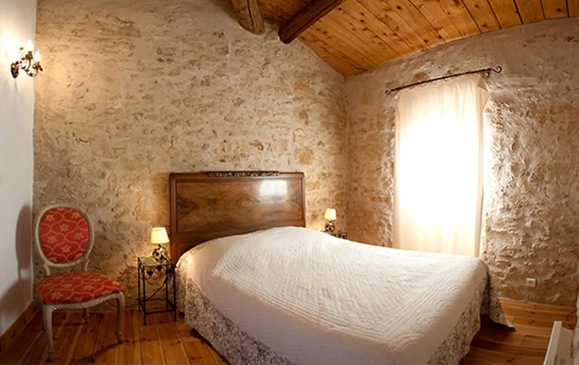 chambre-manon-saint-bacchi_resultat Chambre Manon hébergement réception saint bacchi mariages anniversaires, événements privés et professionnels en Provence à Jouques